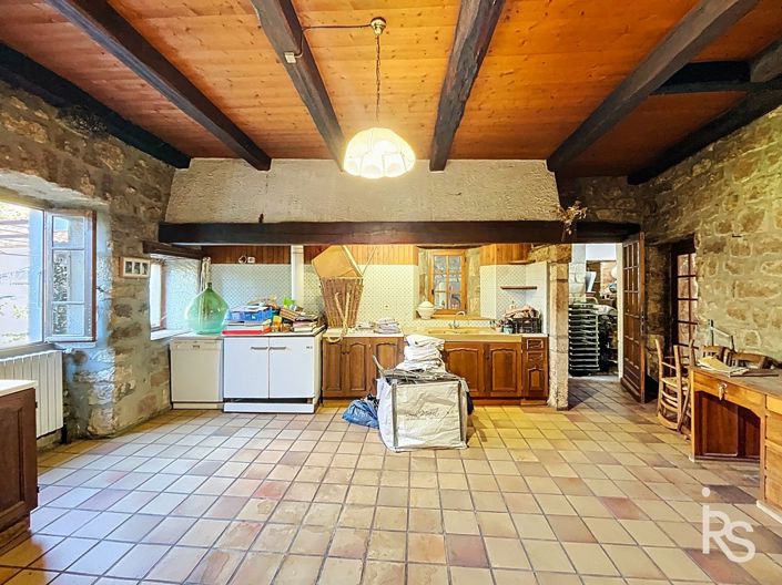 Image No.9-6 Bed House for sale