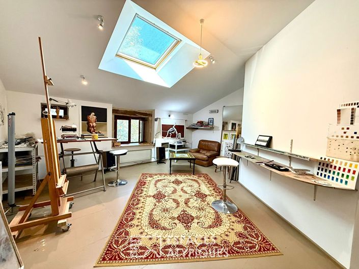 Image No.12-6 Bed Property for sale
