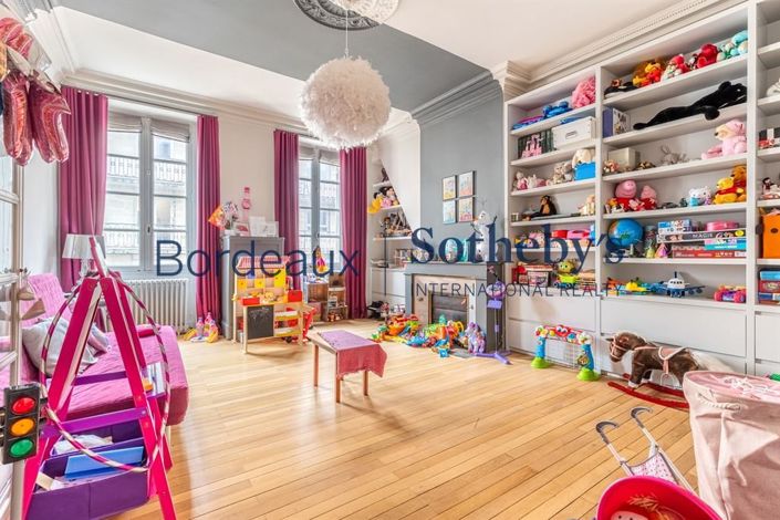 Image No.15-7 Bed House for sale