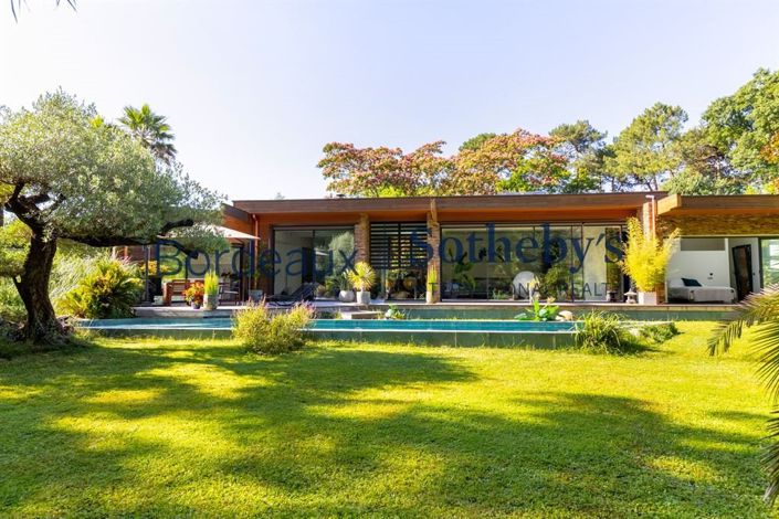 Image No.5-5 Bed House for sale