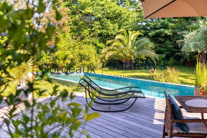 Image No.8-5 Bed House for sale