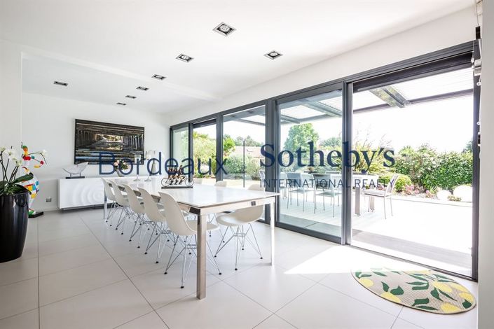 Image No.11-5 Bed House for sale
