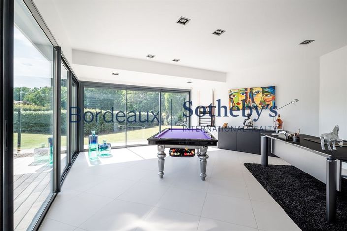 Image No.17-5 Bed House for sale