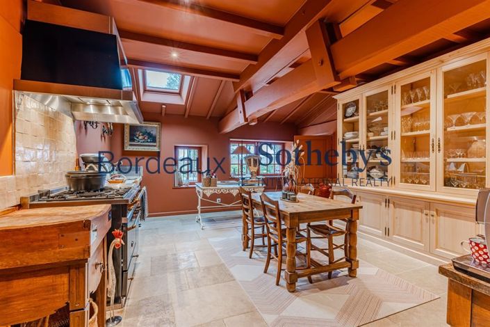 Image No.7-4 Bed House for sale