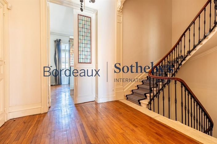 Image No.9-7 Bed House for sale