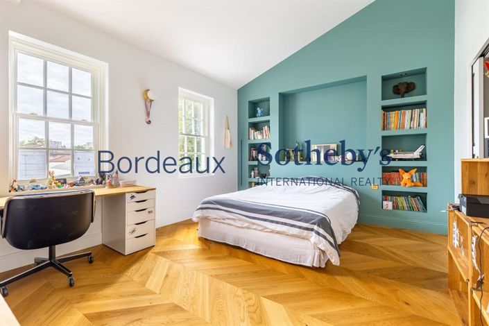 Image No.16-5 Bed House for sale