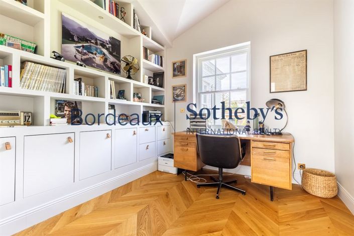 Image No.18-5 Bed House for sale
