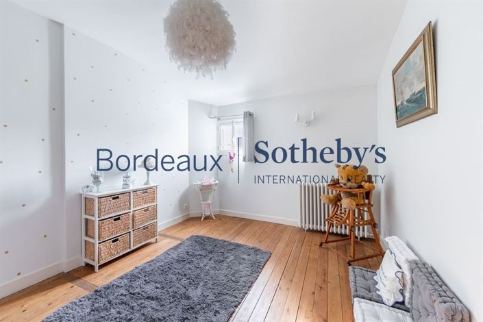 Image No.17-5 Bed House for sale