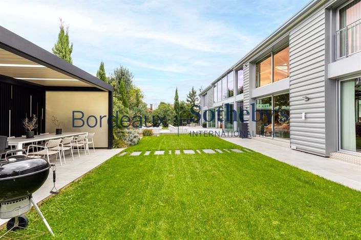 Image No.2-5 Bed House for sale