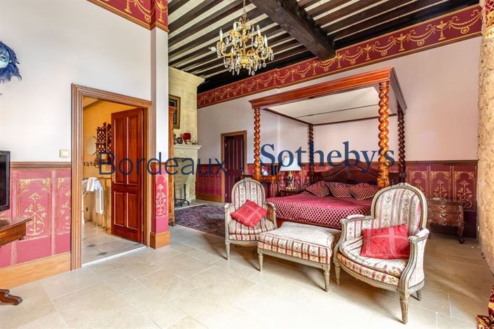 Image No.13-28 Bed Property for sale