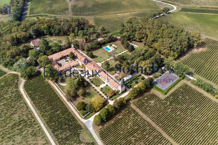 Image No.20-28 Bed Property for sale