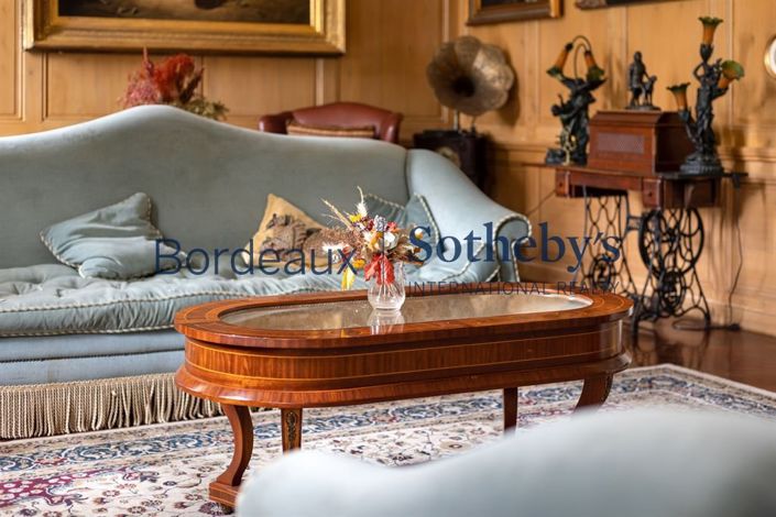 Image No.6-28 Bed Property for sale