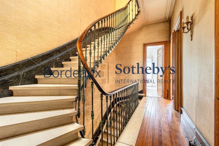 Image No.6-Propriété de 6 chambres à vendre à Bordeaux