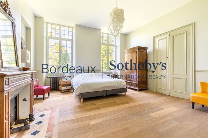 Image No.11-5 Bed Property for sale