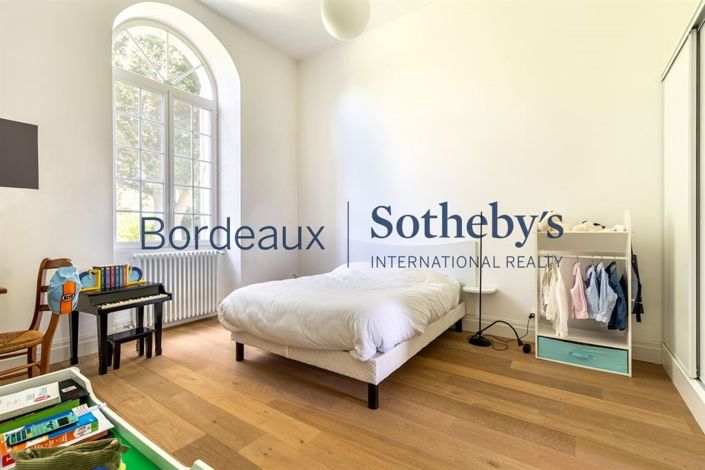 Image No.13-5 Bed Property for sale