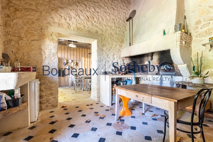 Image No.16-5 Bed Property for sale