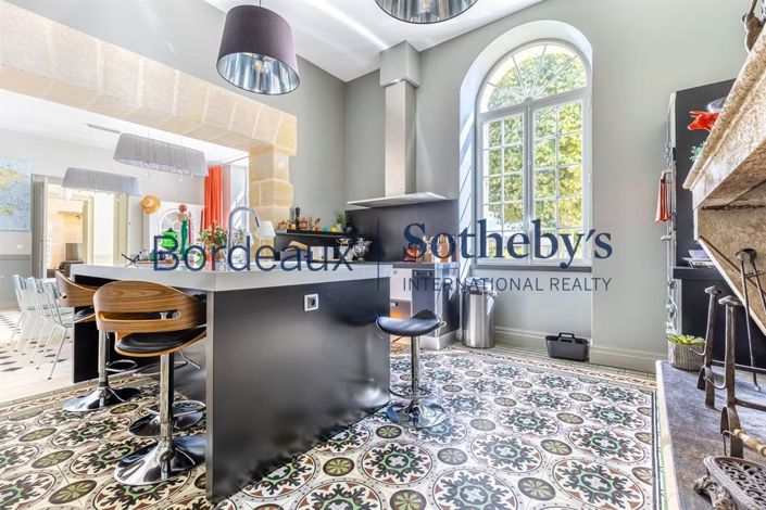 Image No.7-5 Bed Property for sale