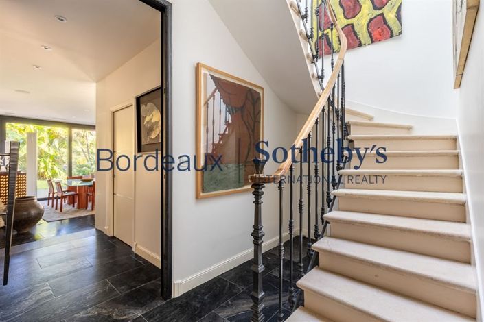 Image No.11-5 Bed House for sale