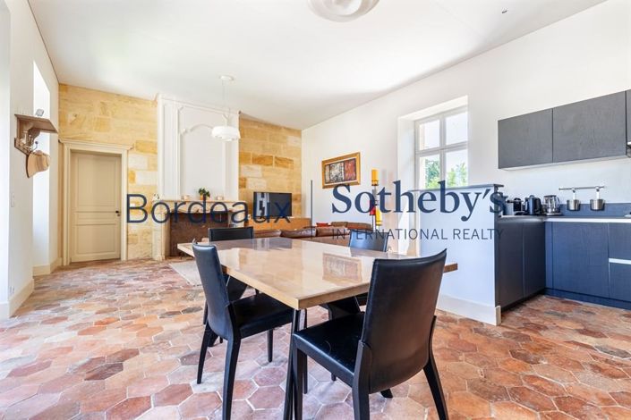 Image No.11-6 Bed Property for sale