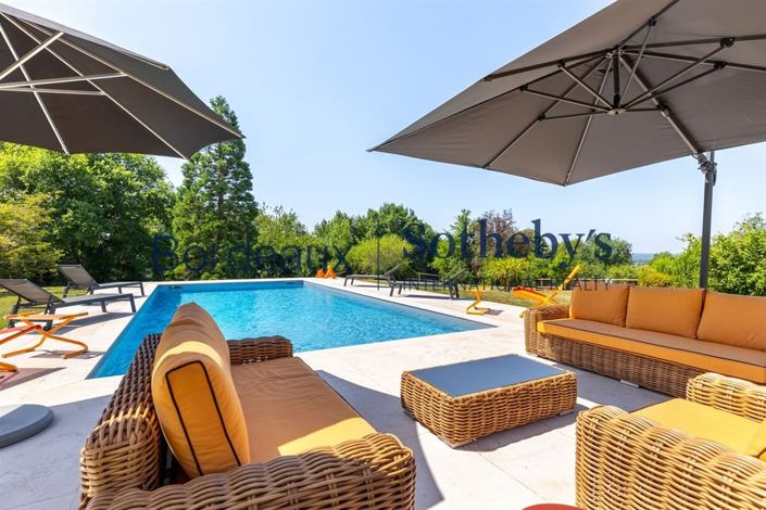 Image No.5-6 Bed Property for sale