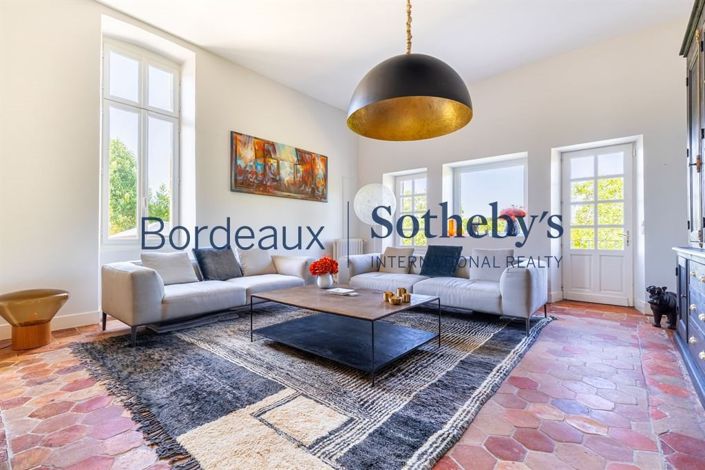 Image No.7-6 Bed Property for sale
