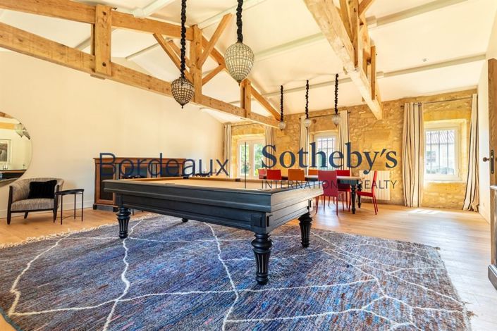 Image No.9-6 Bed Property for sale