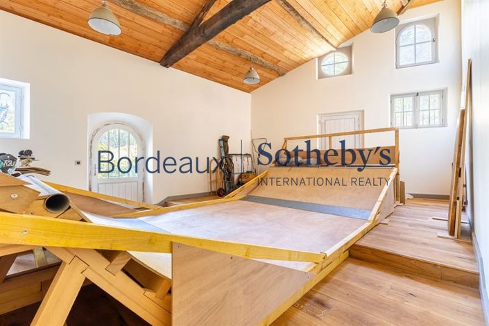 Image No.15-6 Bed House for sale