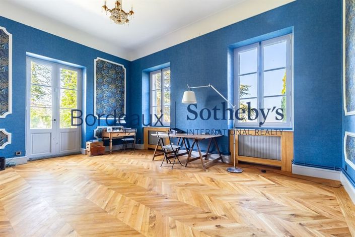 Image No.7-6 Bed House for sale