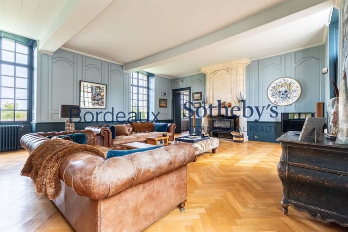 Image No.6-4 Bed Property for sale