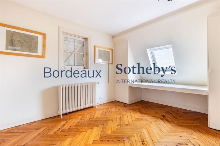 Image No.9-5 Bed House for sale