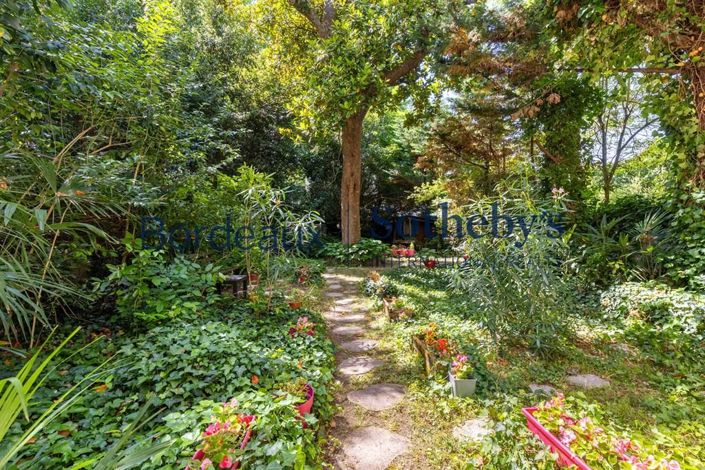 Image No.2-9 Bed House for sale