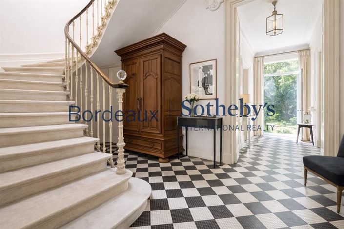 Image No.8-9 Bed House for sale