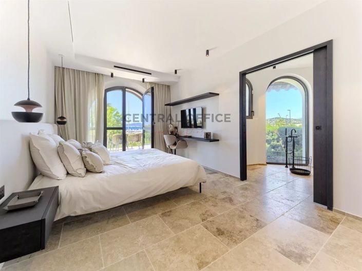Image No.14-6 Bed House for sale