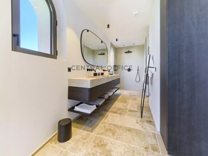 Image No.15-6 Bed House for sale