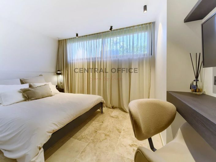Image No.22-6 Bed House for sale