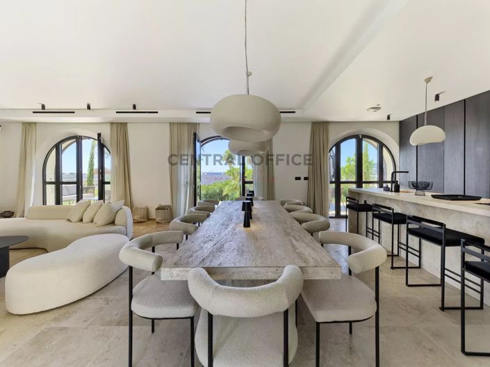 Image No.7-6 Bed House for sale