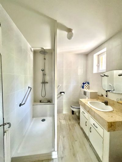 Image No.14-6 Bed House for sale
