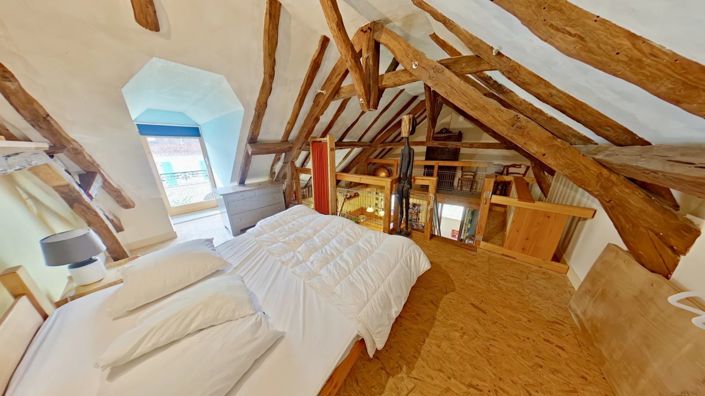 Image No.8-7 Bed House for sale