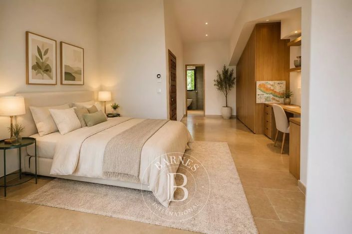 Image No.10-5 Bed House for sale