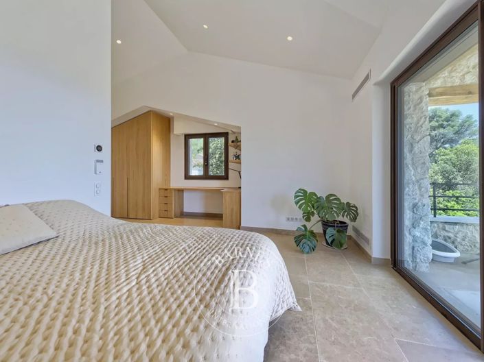 Image No.13-4 Bed House for sale