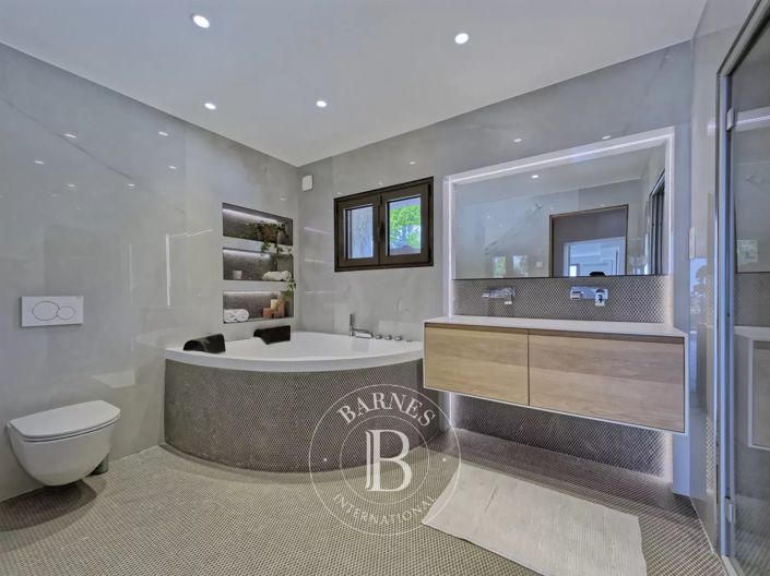 Image No.14-4 Bed House for sale