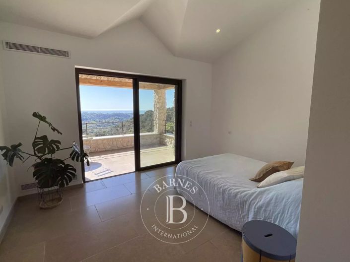 Image No.17-4 Bed House for sale