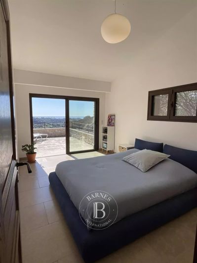 Image No.18-4 Bed House for sale