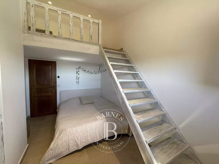 Image No.19-4 Bed House for sale