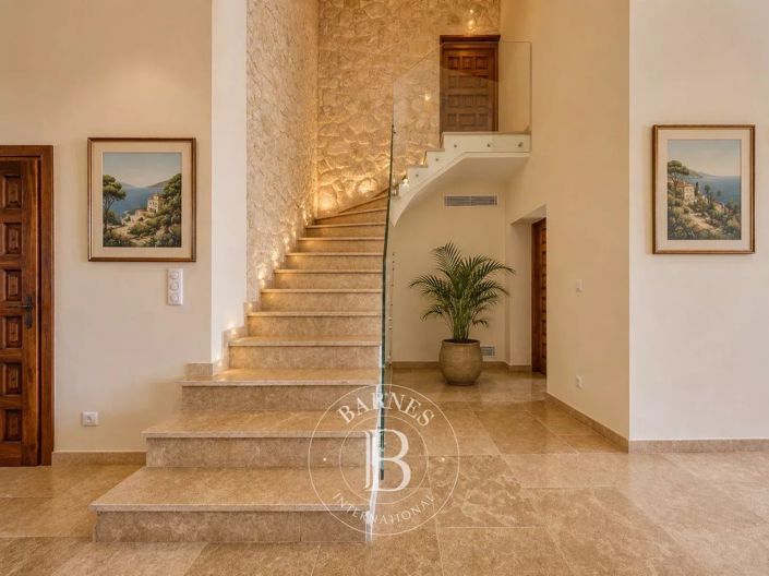 Image No.4-5 Bed House for sale
