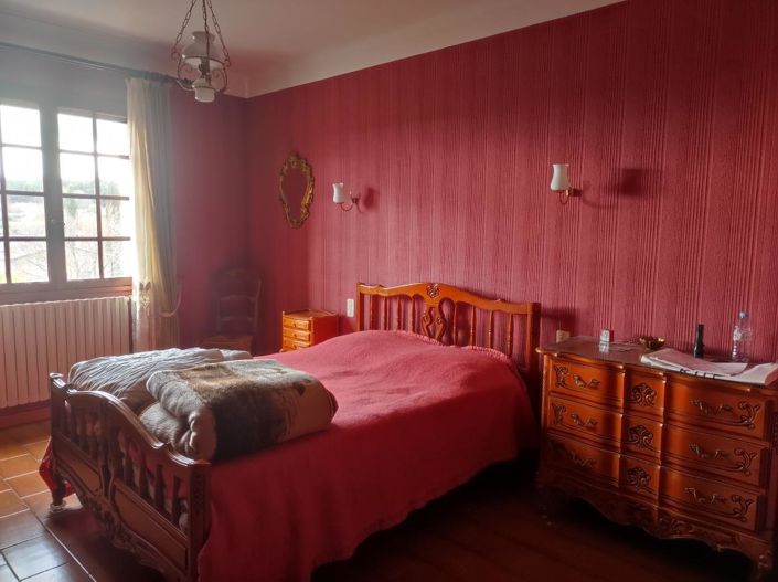 Image No.12-2 Bed House for sale