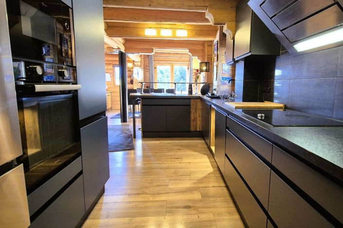 Image No.5-5 Bed House for sale