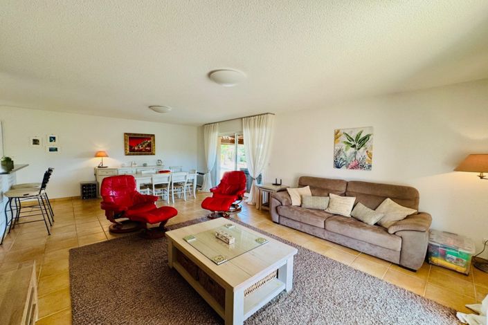 Image No.6-3 Bed House for sale