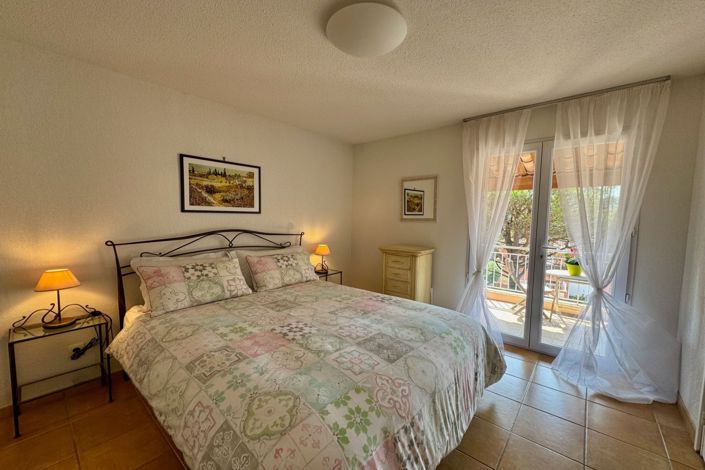 Image No.9-3 Bed House for sale