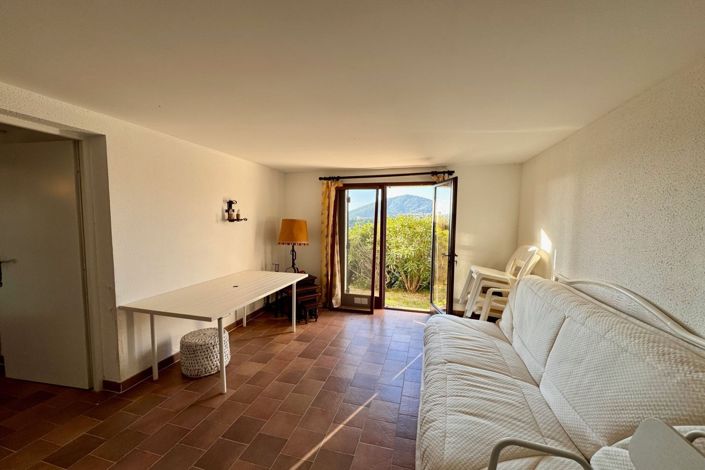 Image No.12-6 Bed House for sale